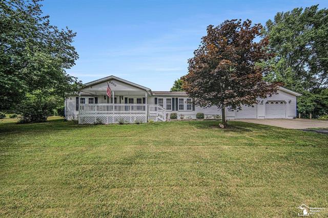 front view picture of 2000 Wells Road, Dundee, MI. 48131