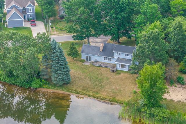 front view picture of 7914 Royal Road, Stanwood, MI. 49346