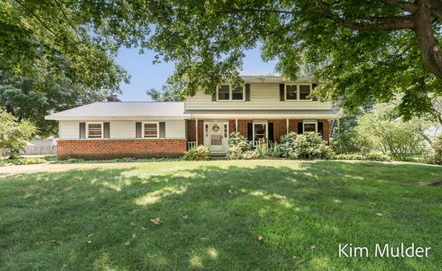 front view picture of 3378 Keswick Drive Ne, Belmont, MI. 49306