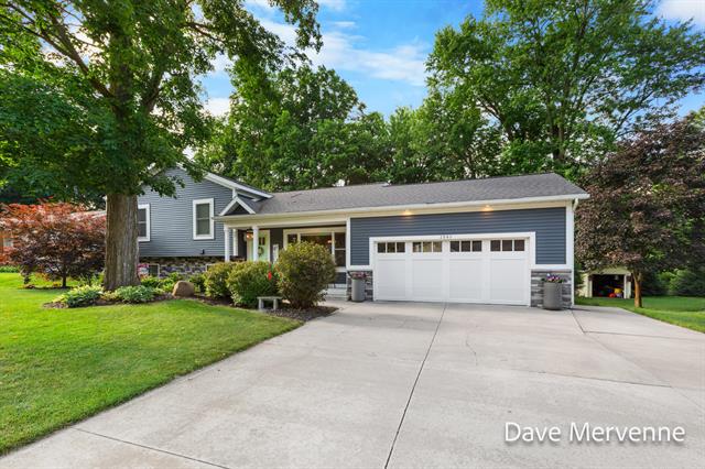 front view picture of 2845 Ridgecrest Street Sw, Byron Center, MI. 49315