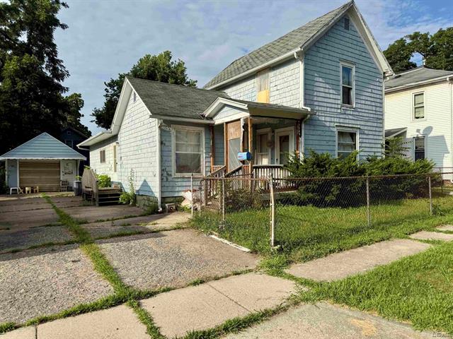 front view picture of 1108 Frank Street, Adrian, MI. 49221