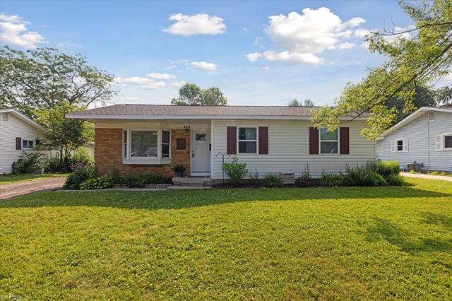 front view picture of 908 Huntington Drive, Owosso, MI. 48867