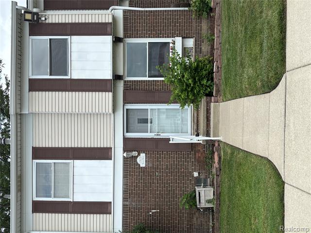 front view picture of 12625 Ronda Drive, Southgate, MI. 48195