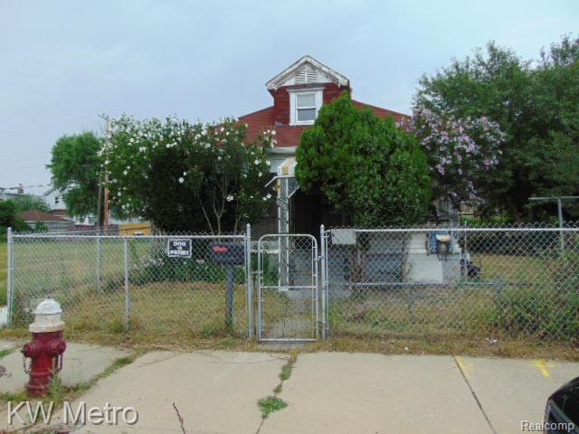 front view picture of 12938 Mitchell Street, Hamtramck, MI. 48212