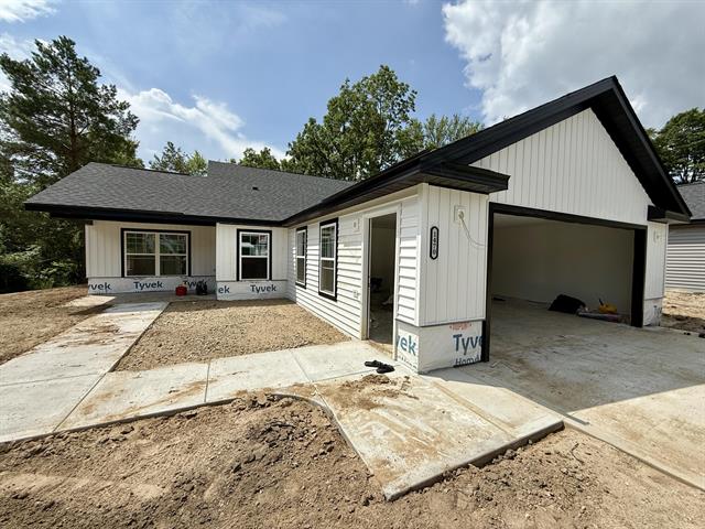 front view picture of 1470 Clark Street, Lake Odessa, MI. 48849