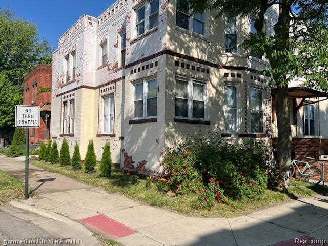 front view picture of 4207 4Th Street, Detroit, MI. 48201