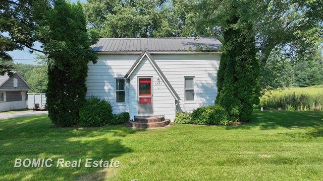 front view picture of 6685 State Road, Millington, MI. 48746