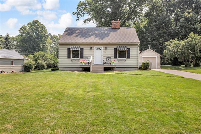 front view picture of 815 Springcrest Boulevard, Jackson, MI. 49203