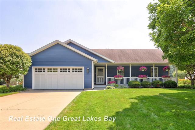 front view picture of 3929 Barrington Drive, Saginaw, MI. 48603