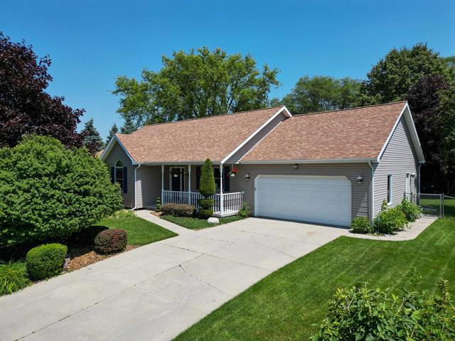 front view picture of 520 E Grand Avenue, Mount Pleasant, MI. 48858