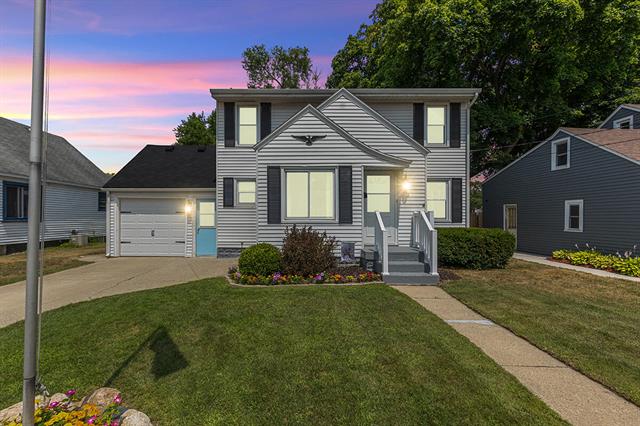 front view picture of 133 Bellevue Street Sw, Grand Rapids, MI. 49548