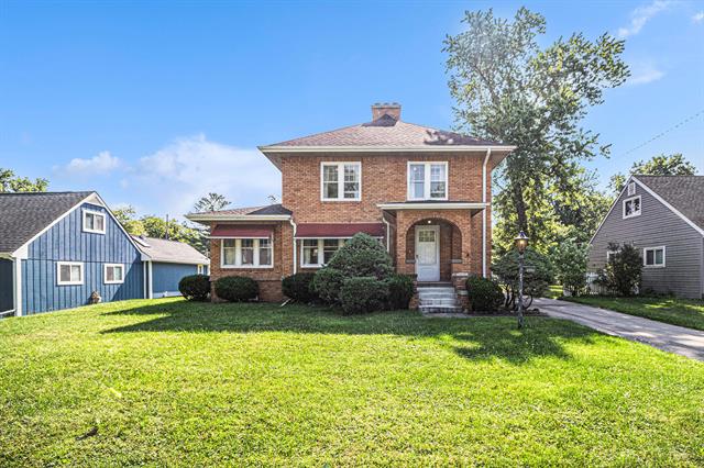 front view picture of 2551 Elmwood Avenue, Ann Arbor, MI. 48104