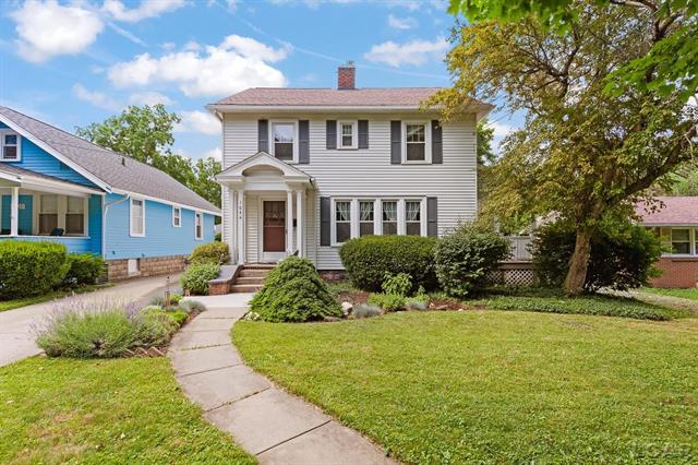 front view picture of 1044 Michigan Avenue, Adrian, MI. 49221