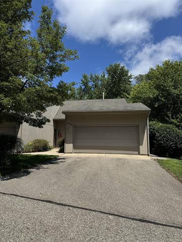 front view picture of 4757 Rockvalley Drive Ne, Grand Rapids, MI. 49525