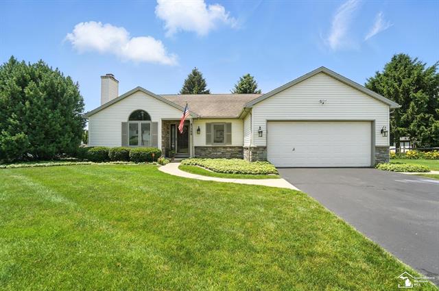 front view picture of 7369 Apple Grove Lane, Temperance, MI. 48182