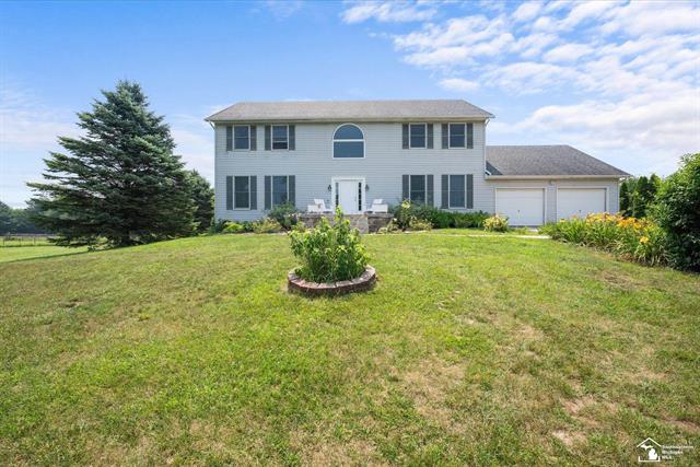 front view picture of 14481 Dixon Road, Dundee, MI. 48131