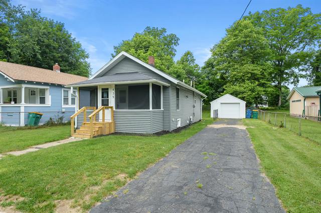 front view picture of 435 N Kendall Street, Battle Creek, MI. 49037