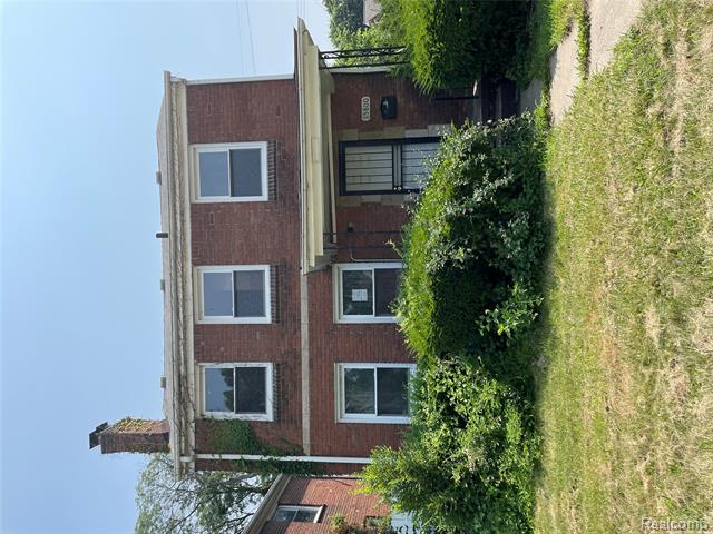 front view picture of 15800 Vaughan Street, Detroit, MI. 48223