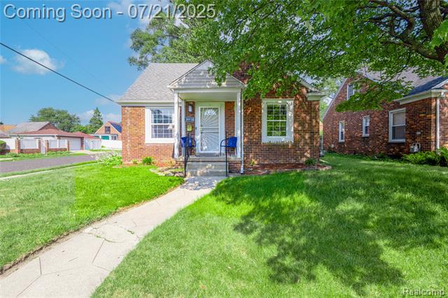 front view picture of 18514 Prest Street, Detroit, MI. 48235