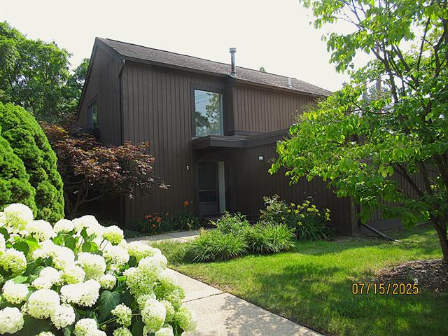 front view picture of 1 Westbury Court, Ann Arbor, MI. 48105