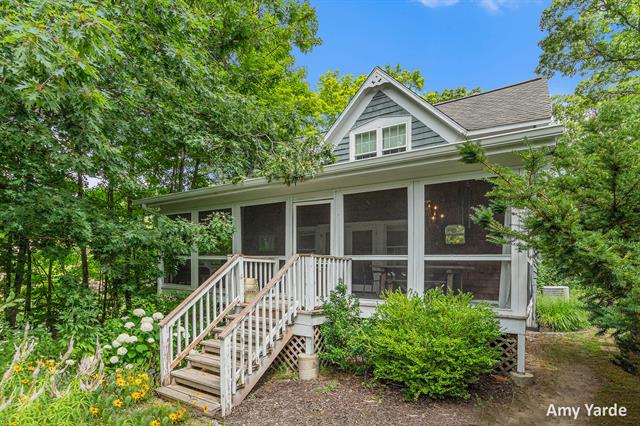 front view picture of 790 Simonson Drive, Saugatuck, MI. 49453