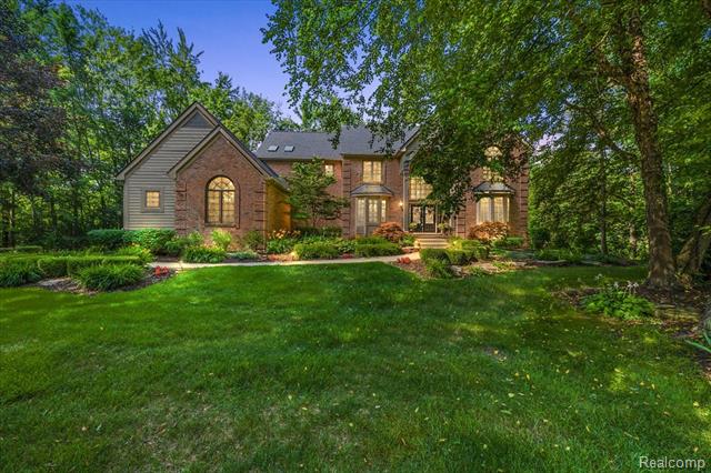 front view picture of 20927 Hunters Ridge, Northville, MI. 48167