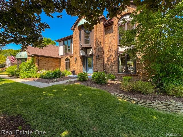 front view picture of 21653 Heatheridge Lane, Northville, MI. 48167