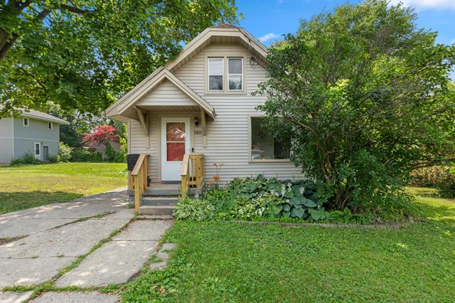 front view picture of 1811 Vermont Avenue, Lansing, MI. 48906