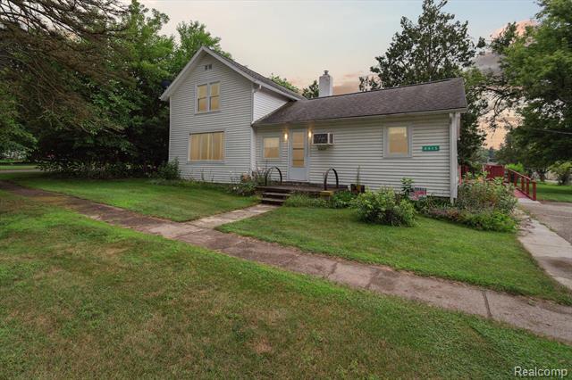front view picture of 4415 Central Street, Columbiaville, MI. 48421