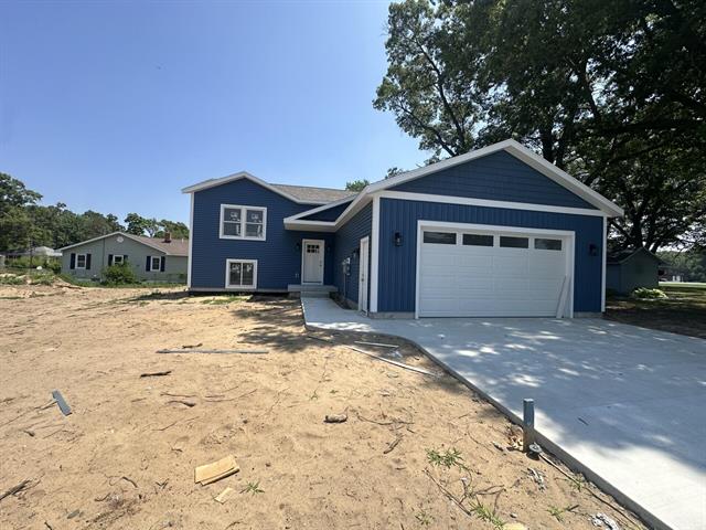 front view picture of 572 Agnes Street, Muskegon, MI. 49442