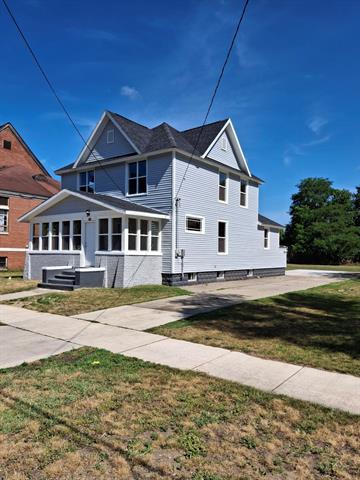 front view picture of 432 Amity Avenue, Muskegon, MI. 49442