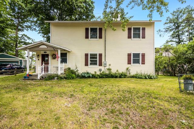 front view picture of 536 N West Bay Shore Drive, Suttons Bay, MI. 49682
