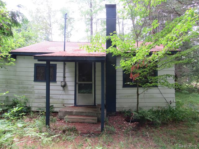 front view picture of 6086 Patterson Street, Gladwin, MI. 48624