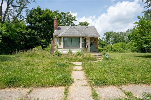 front view picture of 15361 Grayfield Street, Detroit, MI. 48223
