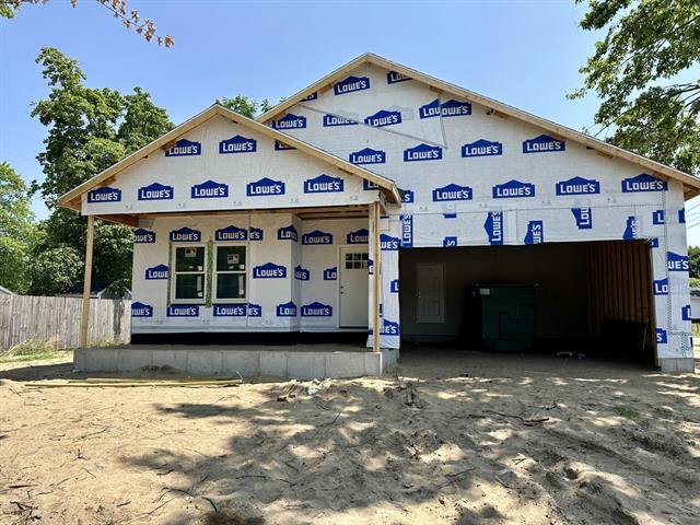 front view picture of 436 Charles Street, Muskegon, MI. 49442
