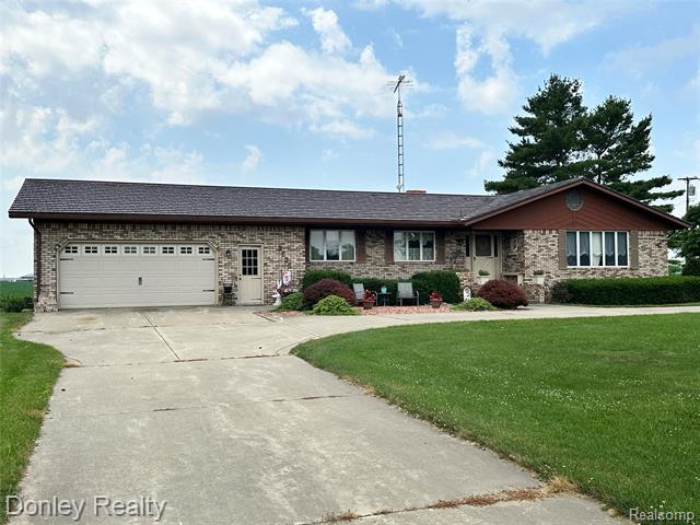 front view picture of 3725 Frenchline Road, Marlette, MI. 48453