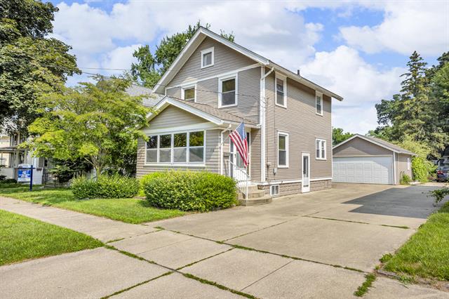 front view picture of 716 Union Street, Jackson, MI. 49203