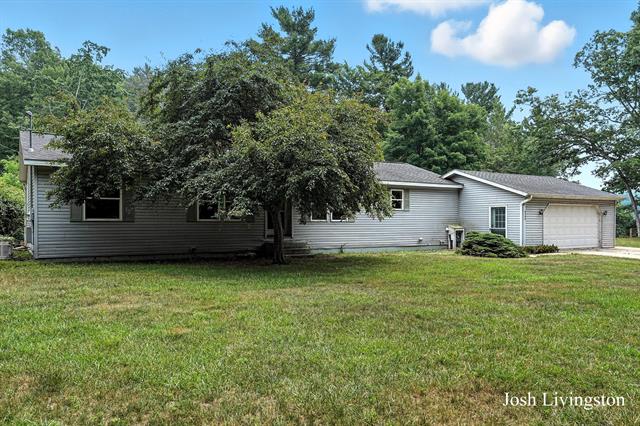 front view picture of 6306 E Carrigan Court, Newaygo, MI. 49337