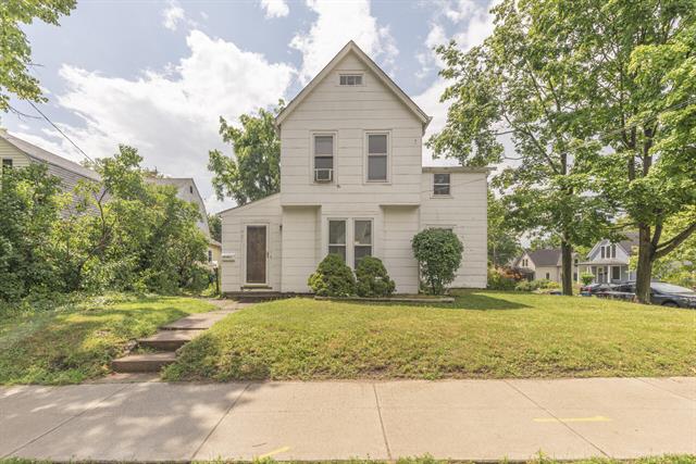 front view picture of 921 W Washington Street, Ann Arbor, MI. 48103