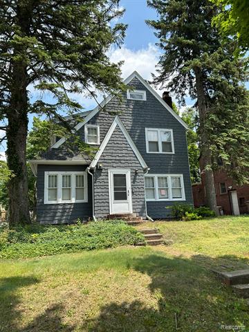 front view picture of 425 W Iroquois Rd, Pontiac, MI. 48341