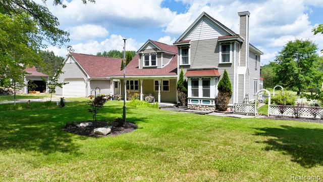 front view picture of 3733 N Hoover Avenue, Gladwin, MI. 48624