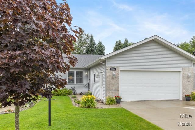 front view picture of 1226 Silver Ridge Court, Greenville, MI. 48838