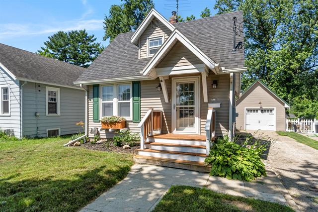 front view picture of 716 17Th Street, Jackson, MI. 49203