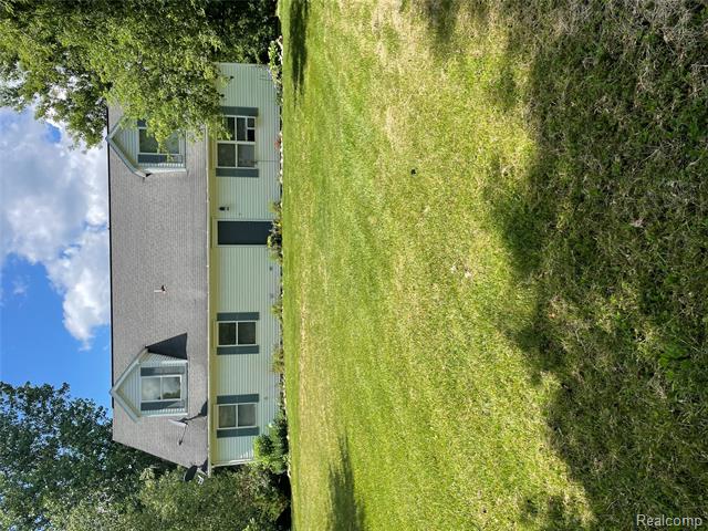 front view picture of 4537 Morgan Drive, Columbiaville, MI. 48421