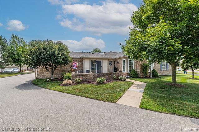 front view picture of 50323 Highpoint Court, Macomb, MI. 48044