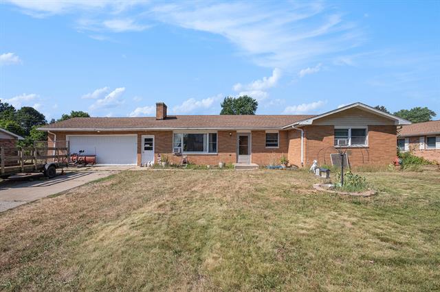 front view picture of 4903 Pioneer Drive, Berrien Springs, MI. 49103
