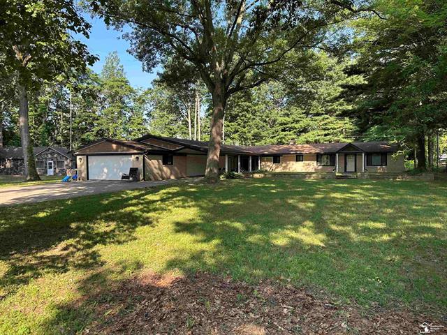 front view picture of 10931 Telegraph Road, Erie, MI. 48133