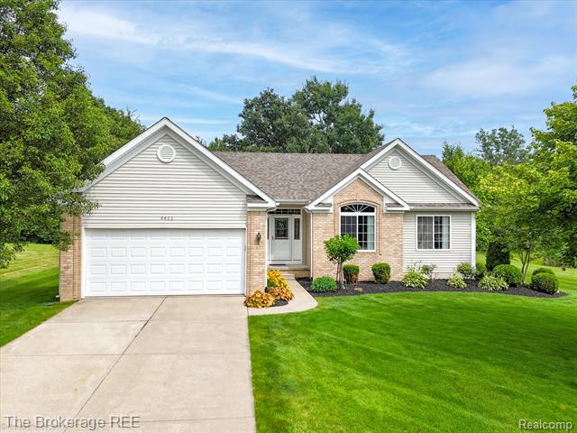 front view picture of 4435 Great Oaks Drive, Grand Blanc, MI. 48439