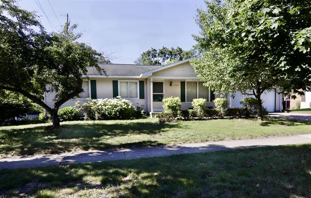 front view picture of 1340 Elmdale Street Ne, Grand Rapids, MI. 49525