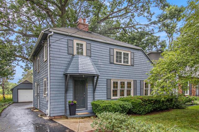 front view picture of 838 Lakeway Avenue, Kalamazoo, MI. 49001